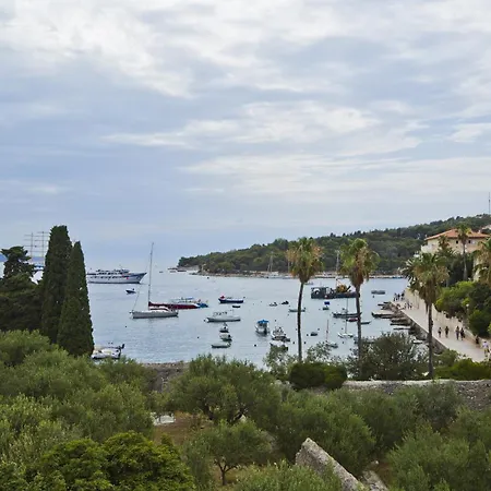Grgo Hvar Town